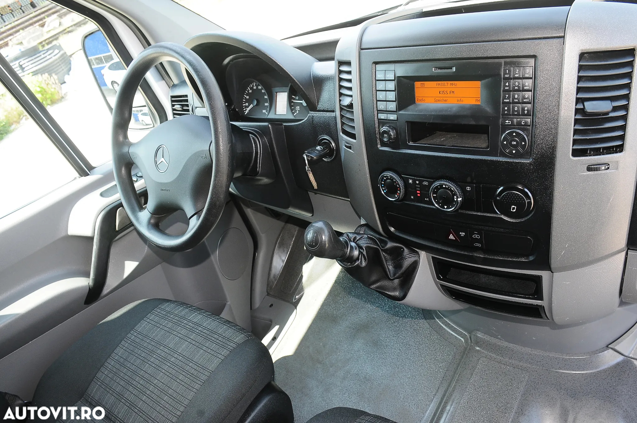 Mercedes-Benz Sprinter - 8