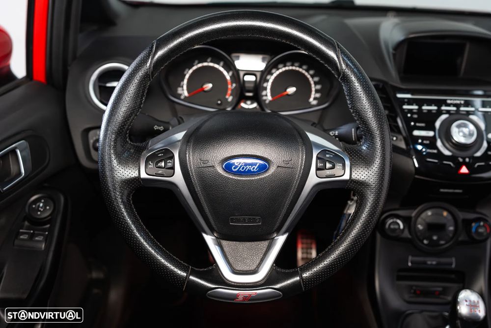 Ford Fiesta 1.6 EcoBoost c/ Pack Pele Desportiva ST - 18