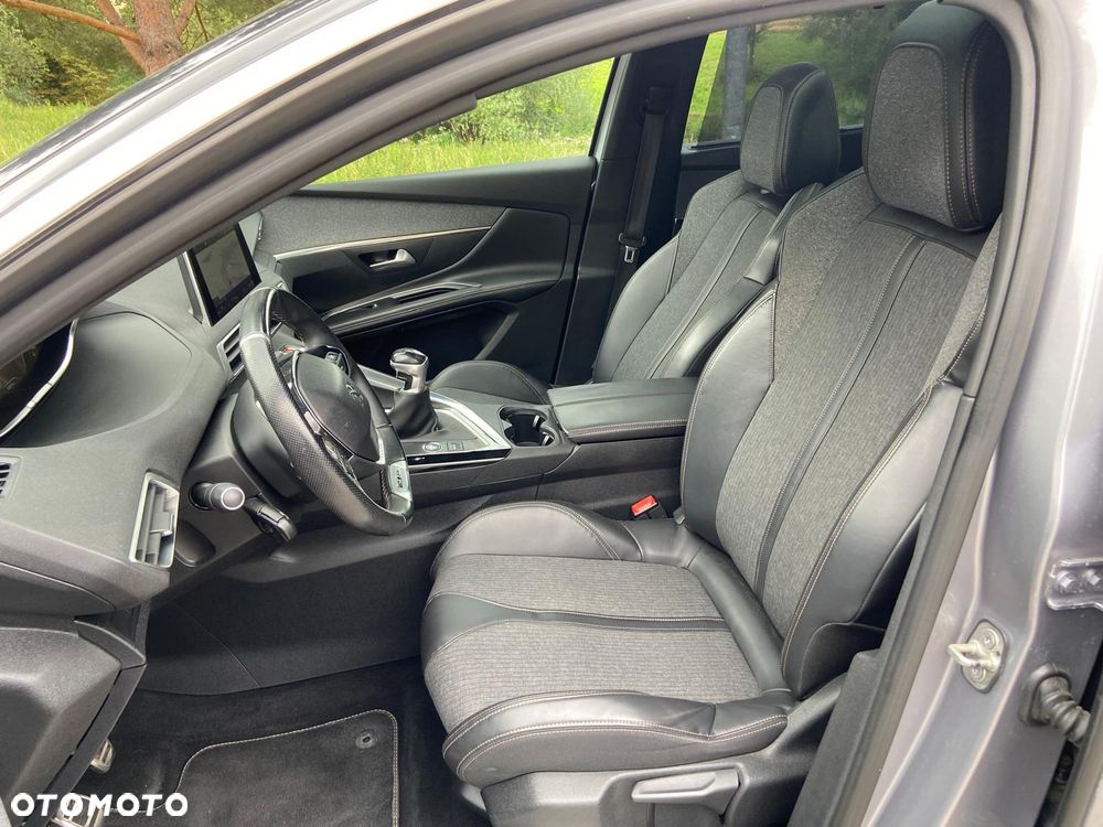 Peugeot 5008 - 3