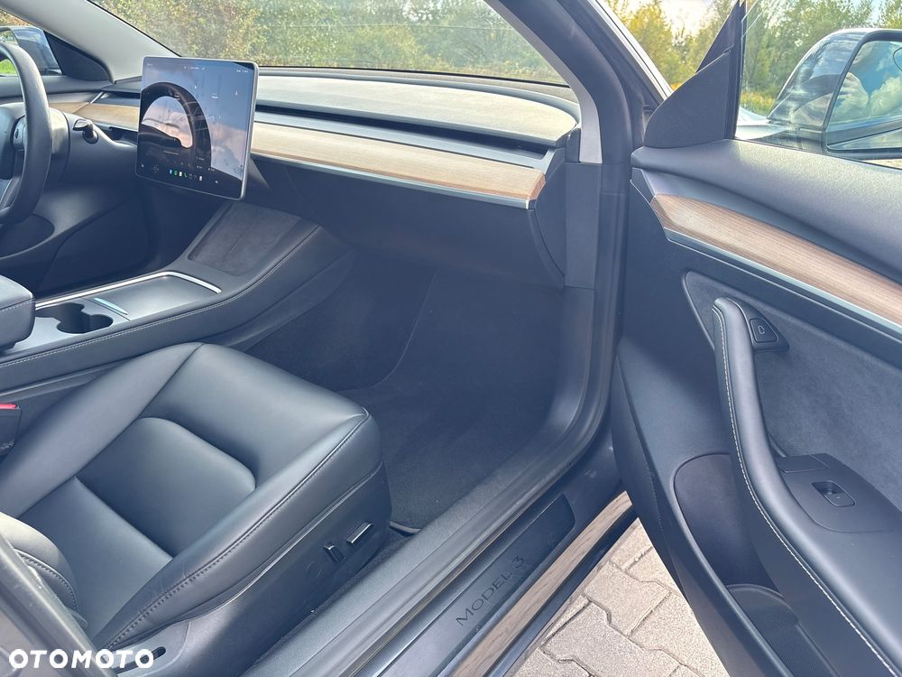 Tesla Model 3 - 23
