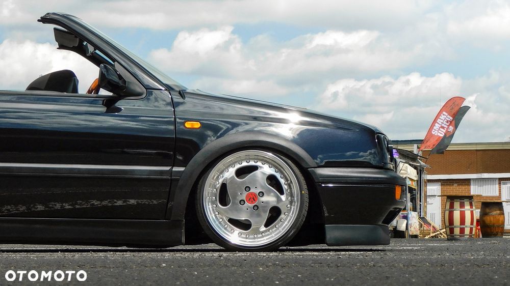 Volkswagen Golf - 11