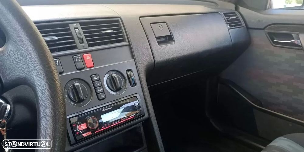 Mercedes-Benz C 180 Elegance - 11