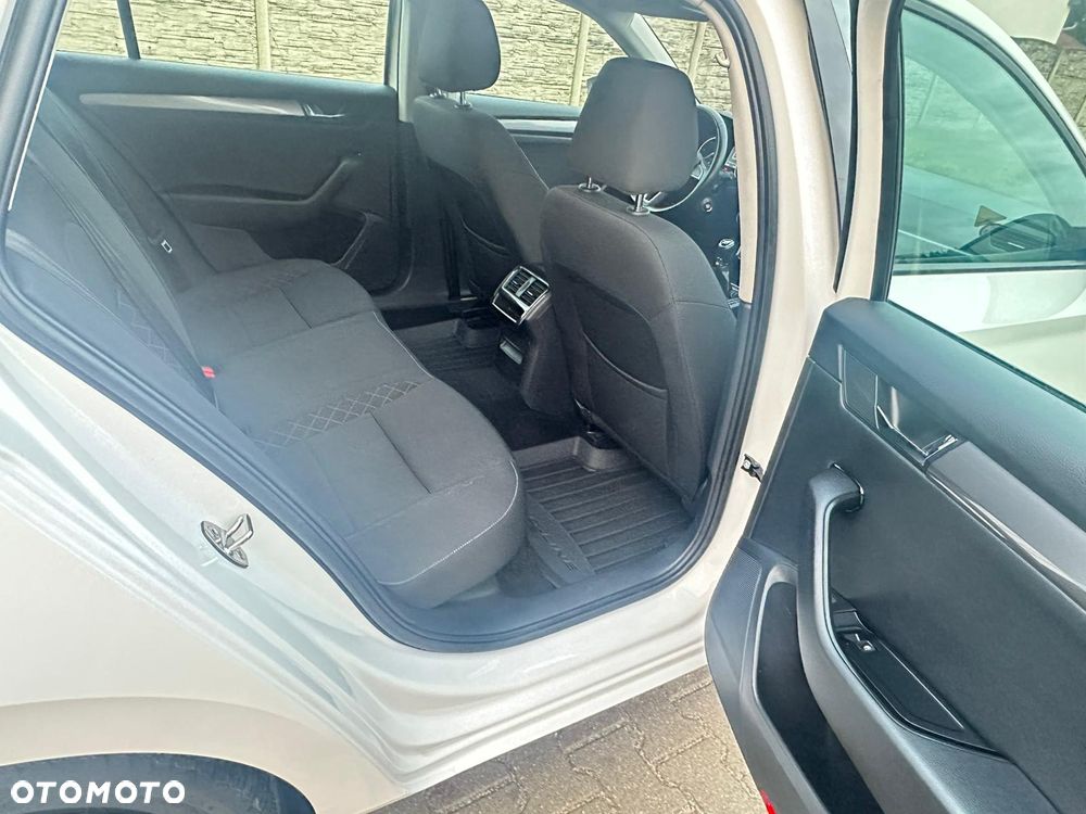 Skoda Superb 2.0 TDI Active - 17