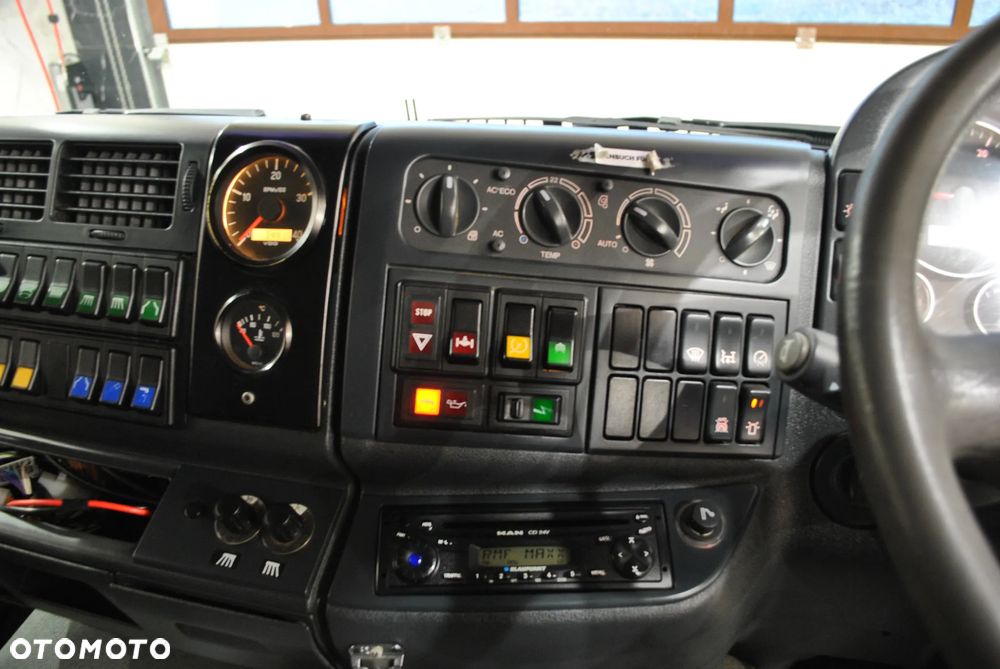 MAN TGM 18.240 Zamiatarka BEAM 8000 Szczotki L/R Karcher 2 Silniki - 16