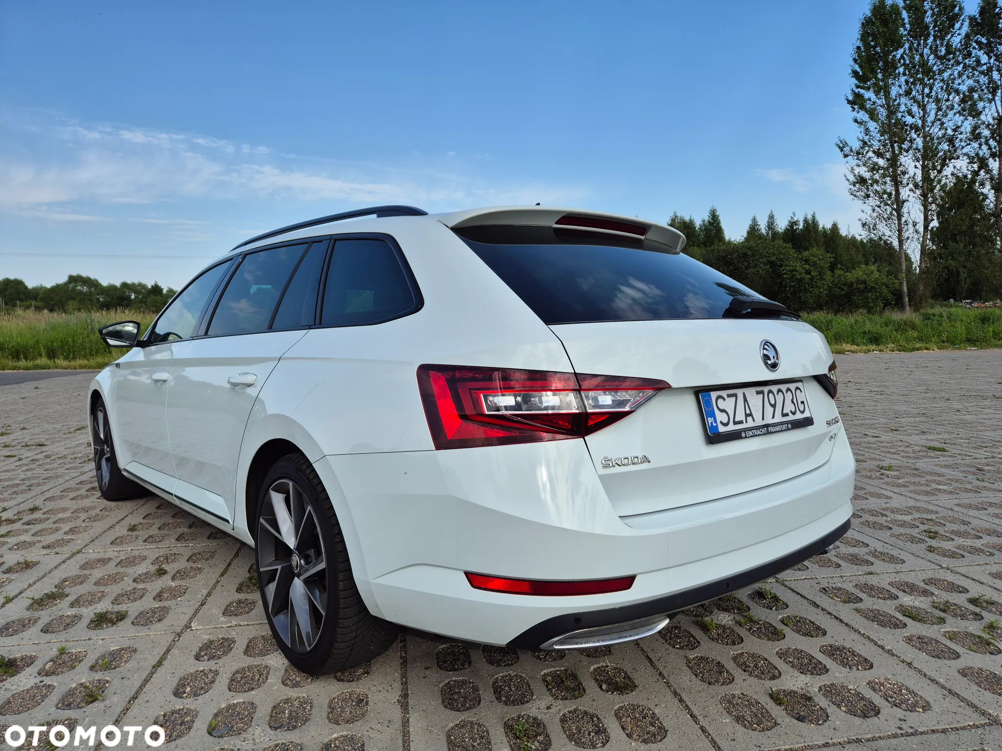 Skoda Superb 2.0 TDI 4x4 DSG Sportline - 33