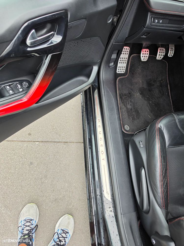 Peugeot 208 GTI 200 THP - 14