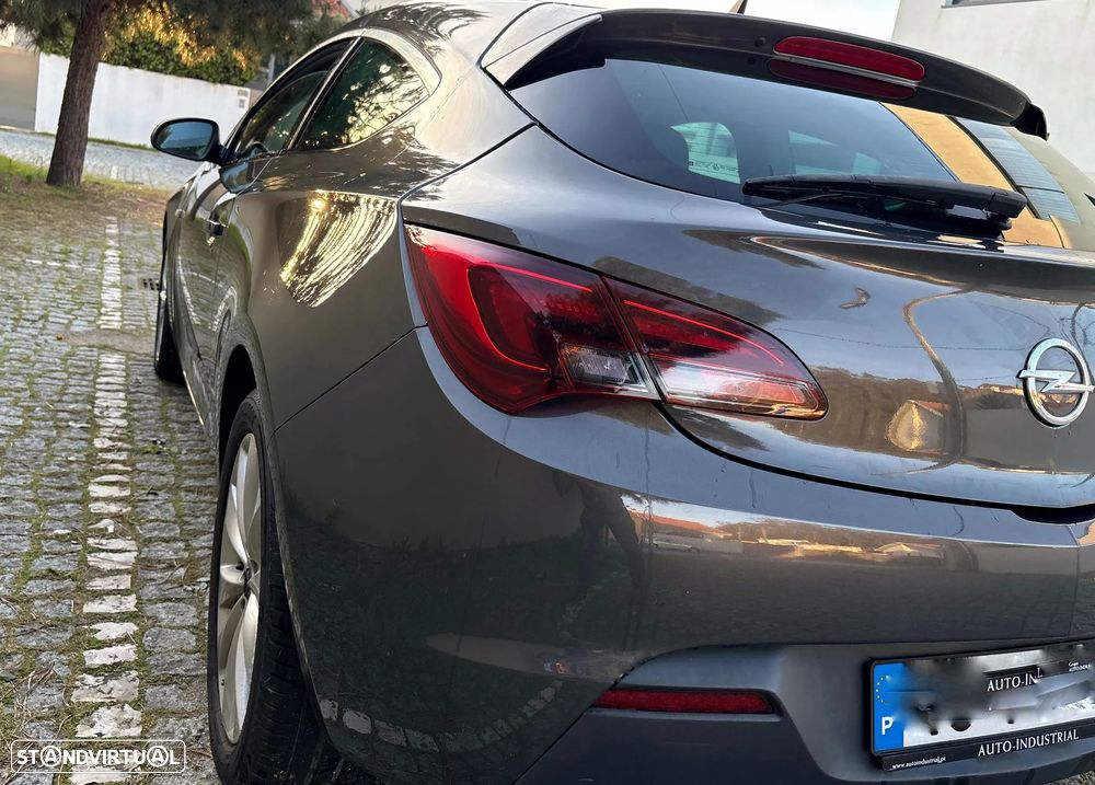 Opel Astra GTC - 20