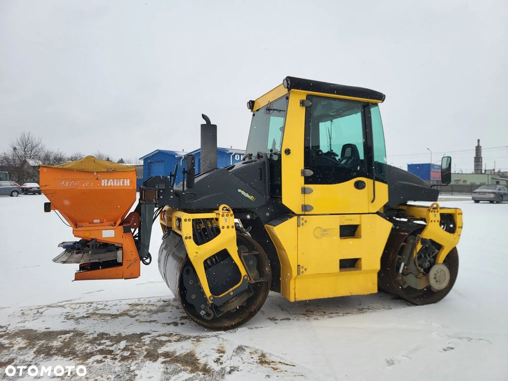 Bomag BW 154 AP 4 AM + rozsypywacz grysu z Niemiec - 10