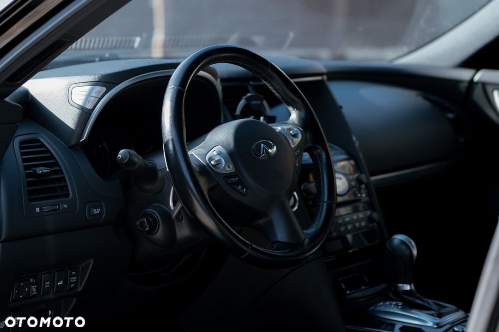 Infiniti FX FX30d S - 9