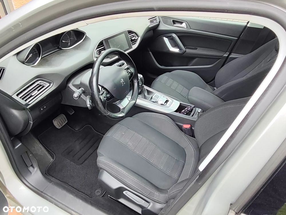 Peugeot 308 BlueHDi 150 Automatik Stop & Start Allure - 12