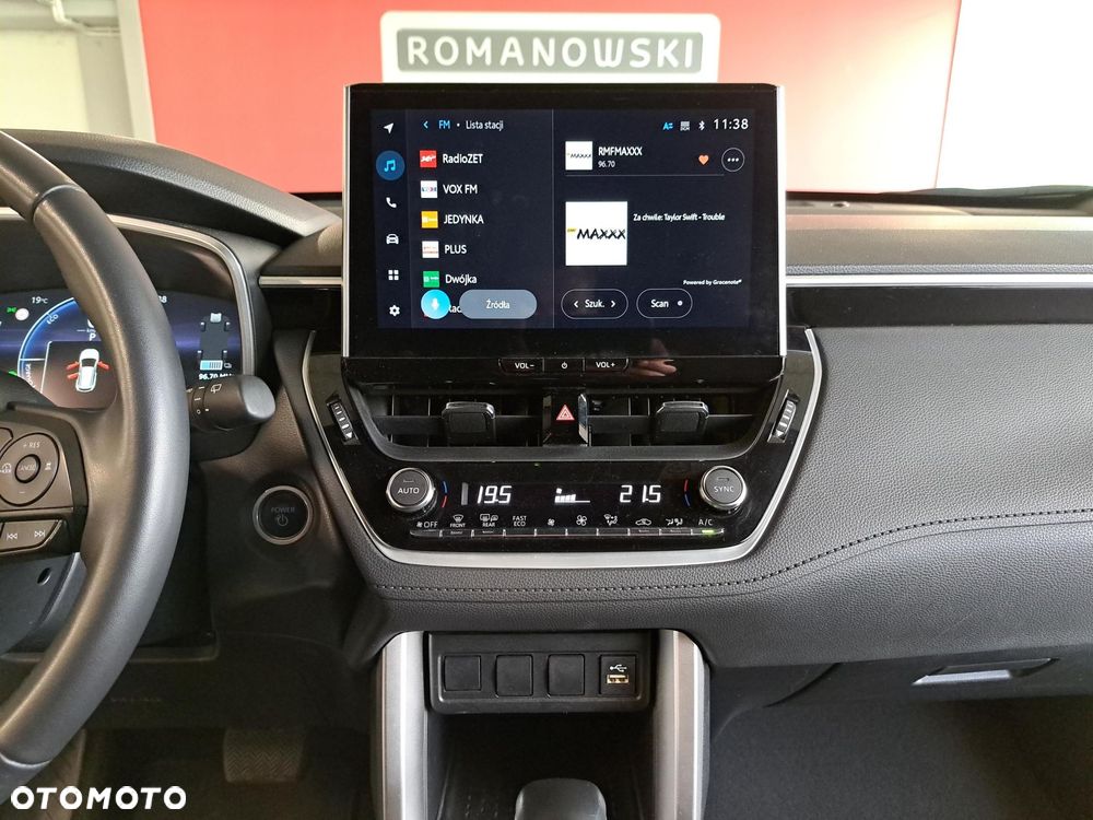 Toyota Corolla Cross - 12