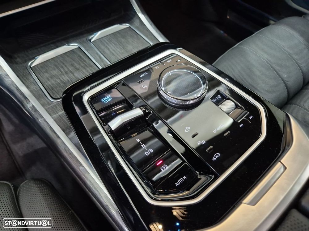 BMW i7 eDrive50 Pack Desportivo M Pro - 17