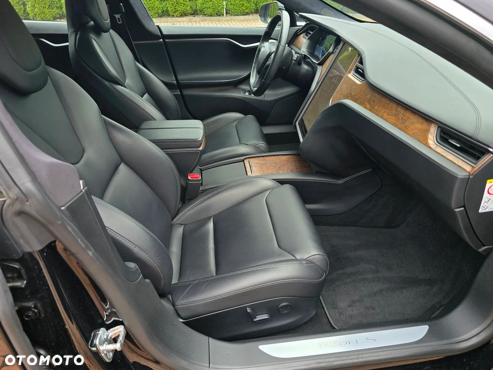 Tesla Model S - 20