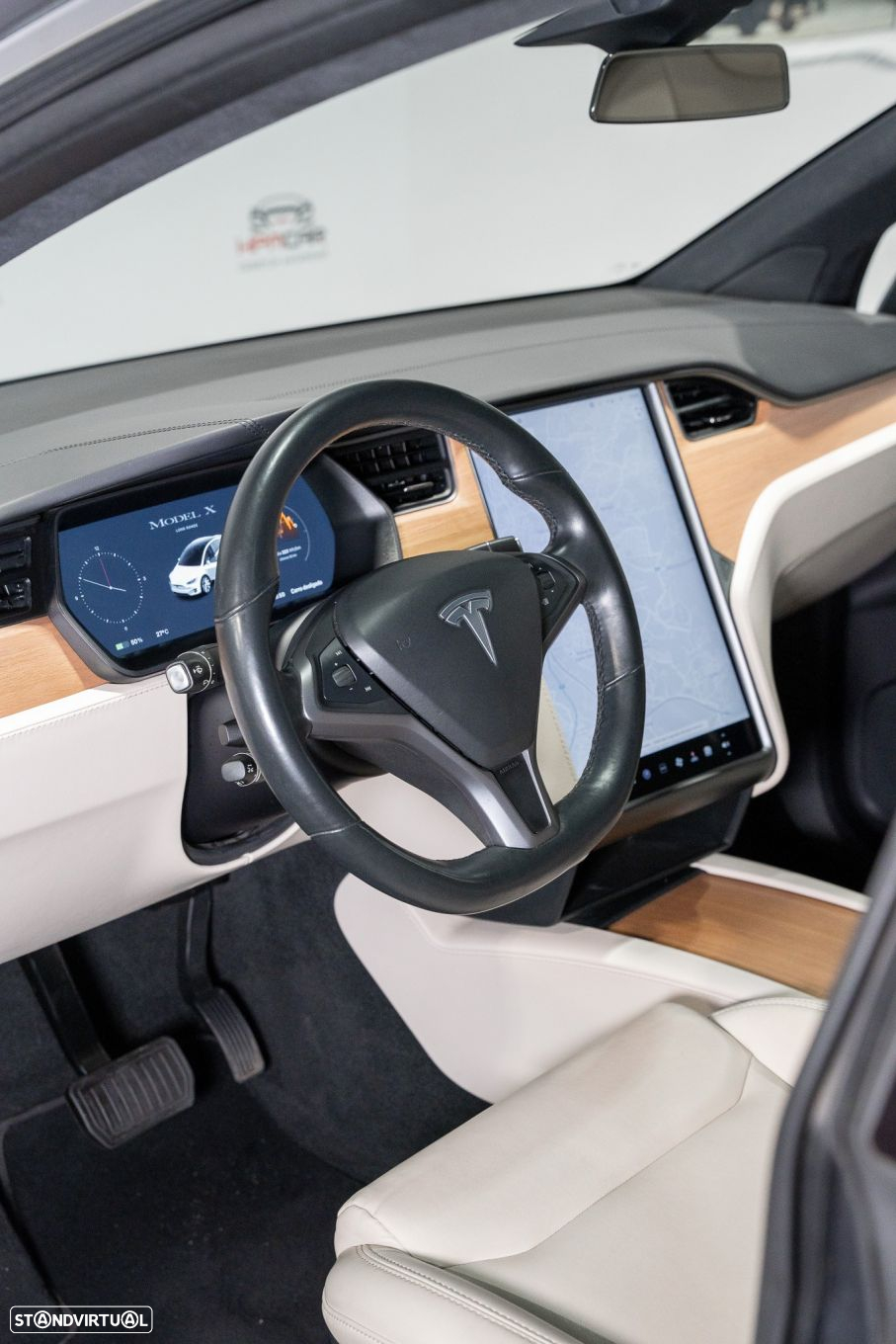 Tesla Model X - 34