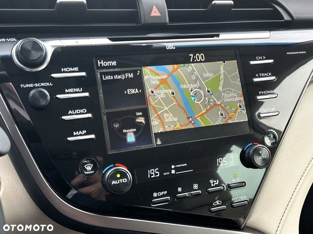 Toyota Camry 2.5 Hybrid Executive CVT - 19