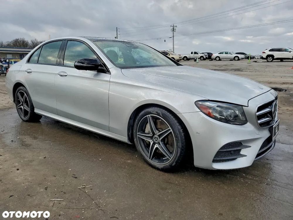 Mercedes-Benz Klasa E 300 9G-TRONIC AMG Line - 1