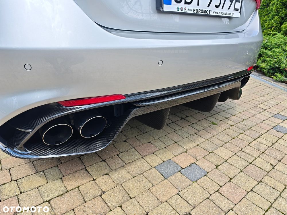 Alfa Romeo Giulia 2.9 V6 Bi-Turbo AT8 Quadrifoglio - 29