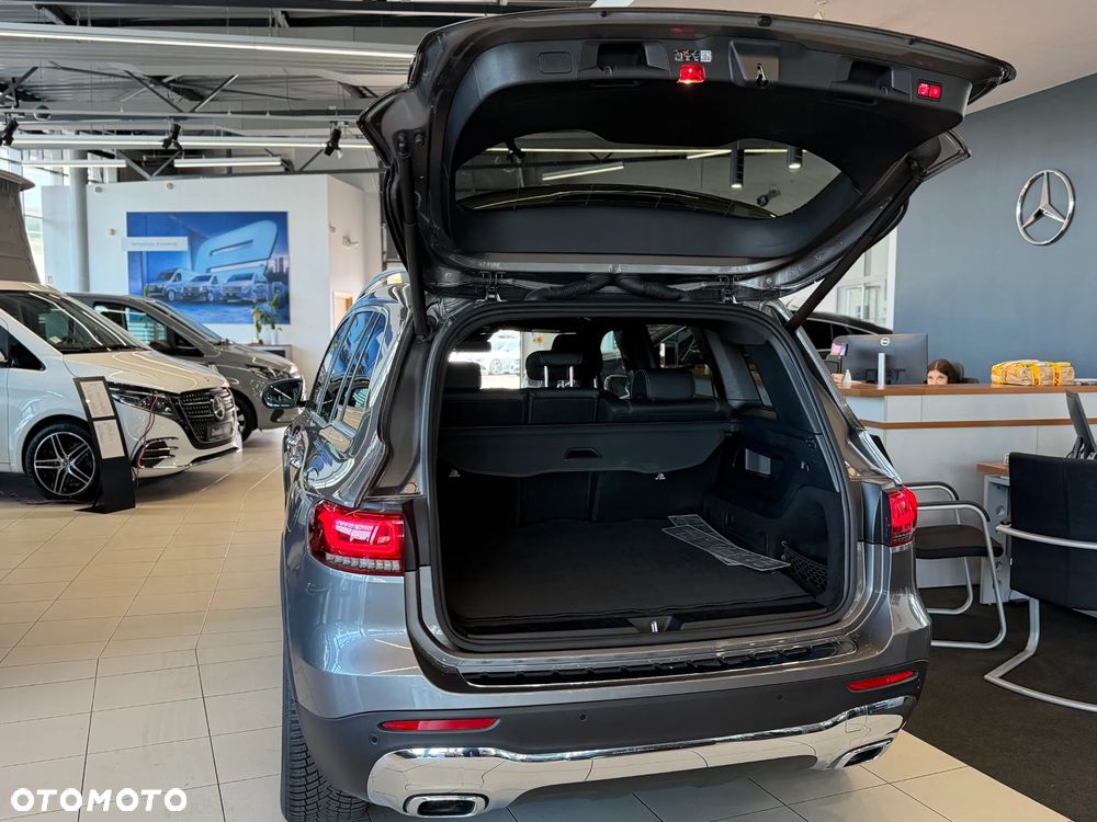 Mercedes-Benz GLB 250 4-Matic AMG Line 8G-DCT - 12