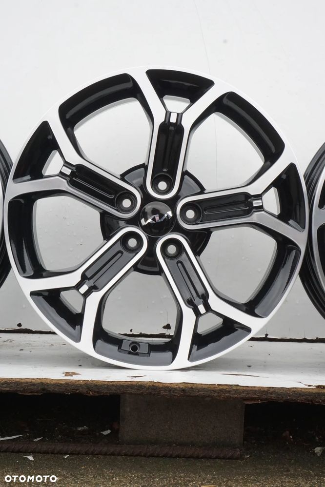 KIA 5x114,3 18 7,5J et45 OEM FV - 7