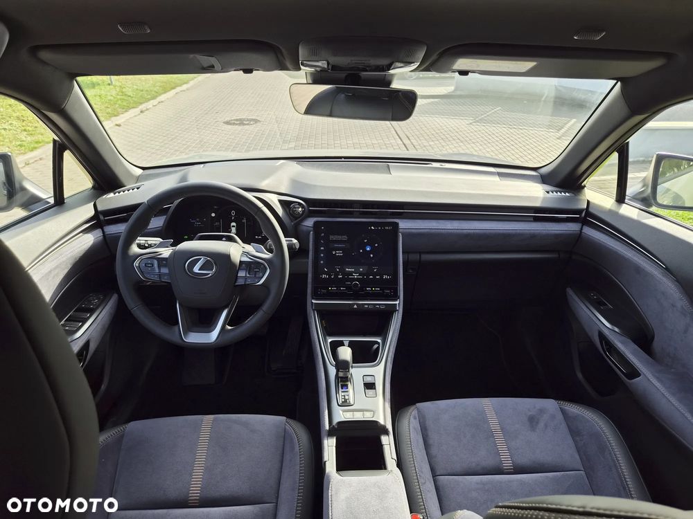 Lexus LBX 1.5 Hybrid Cool AWD - 19