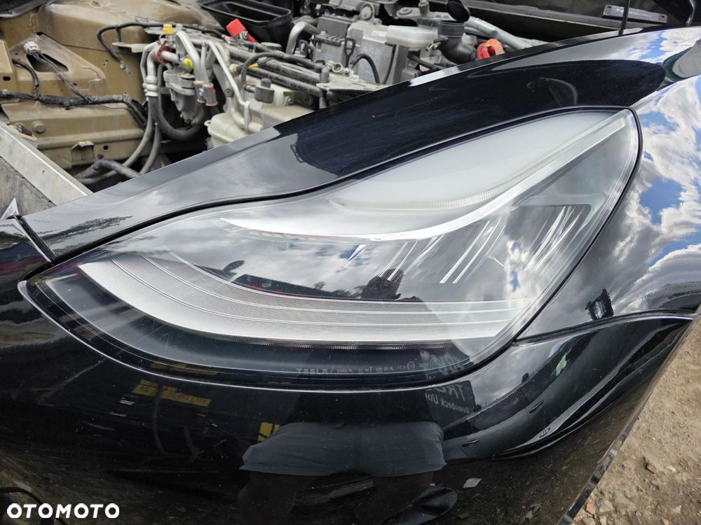 LAMPA LEWA PRZEDNIA PRZÓDFULL LED TESLA 3 107737500C - 2