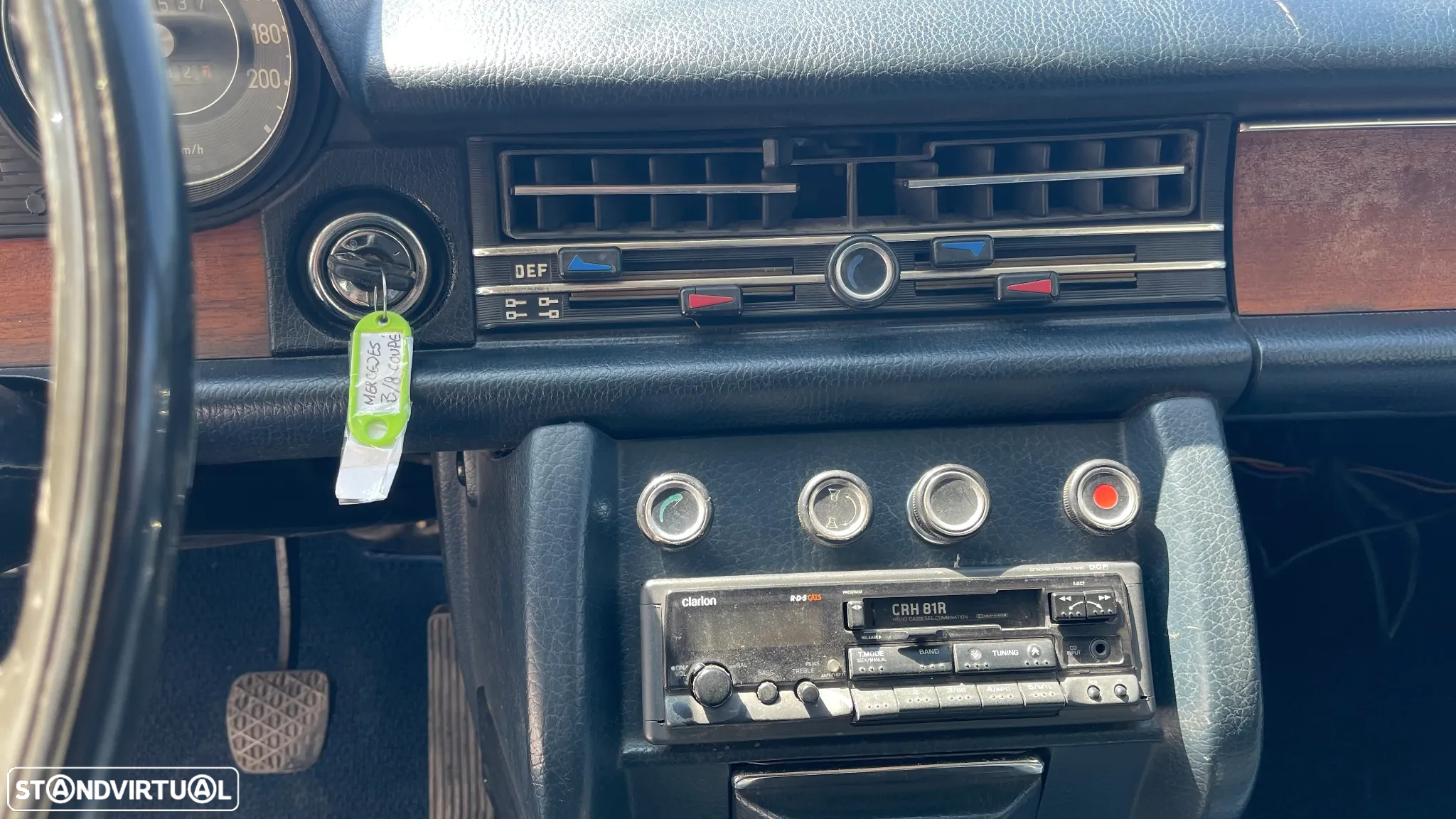 Mercedes-Benz 260 - 19