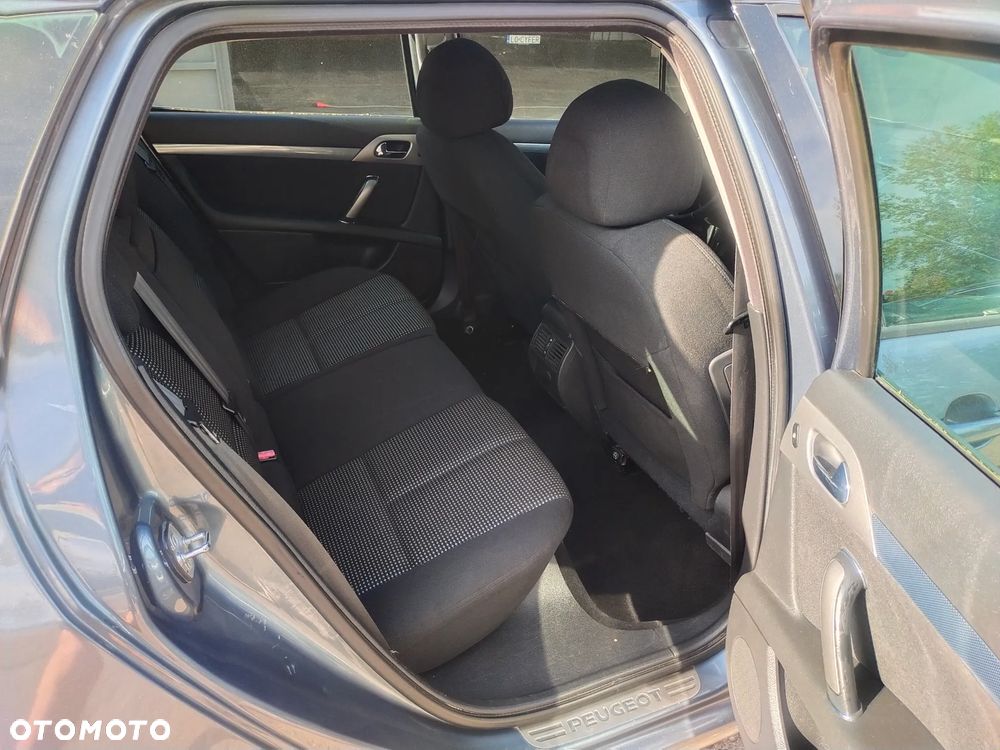 Peugeot 407 - 12