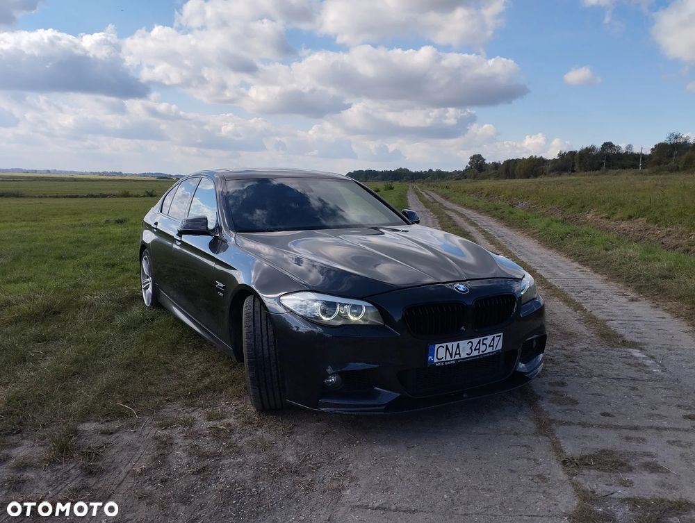 BMW Seria 5 550i - 8
