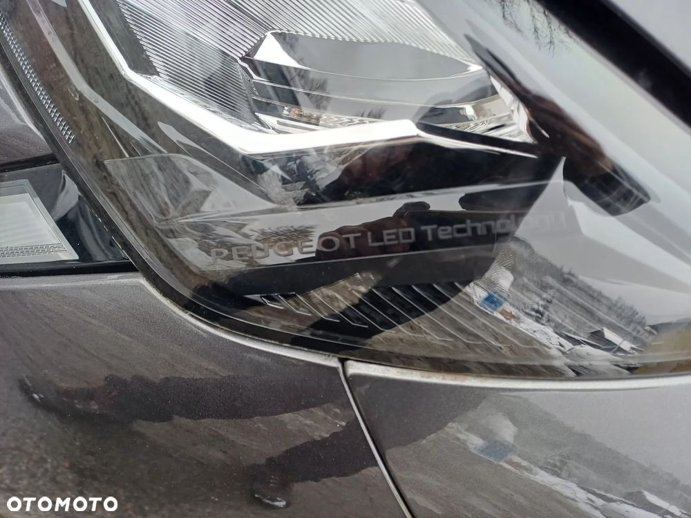 Peugeot 208 PureTech 100 EAT8 GT Pack - 8