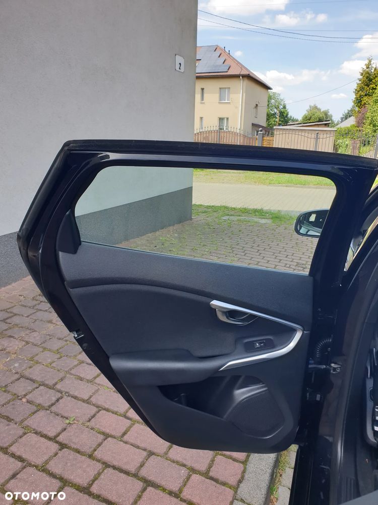 Volvo V40 D2 Summum - 34