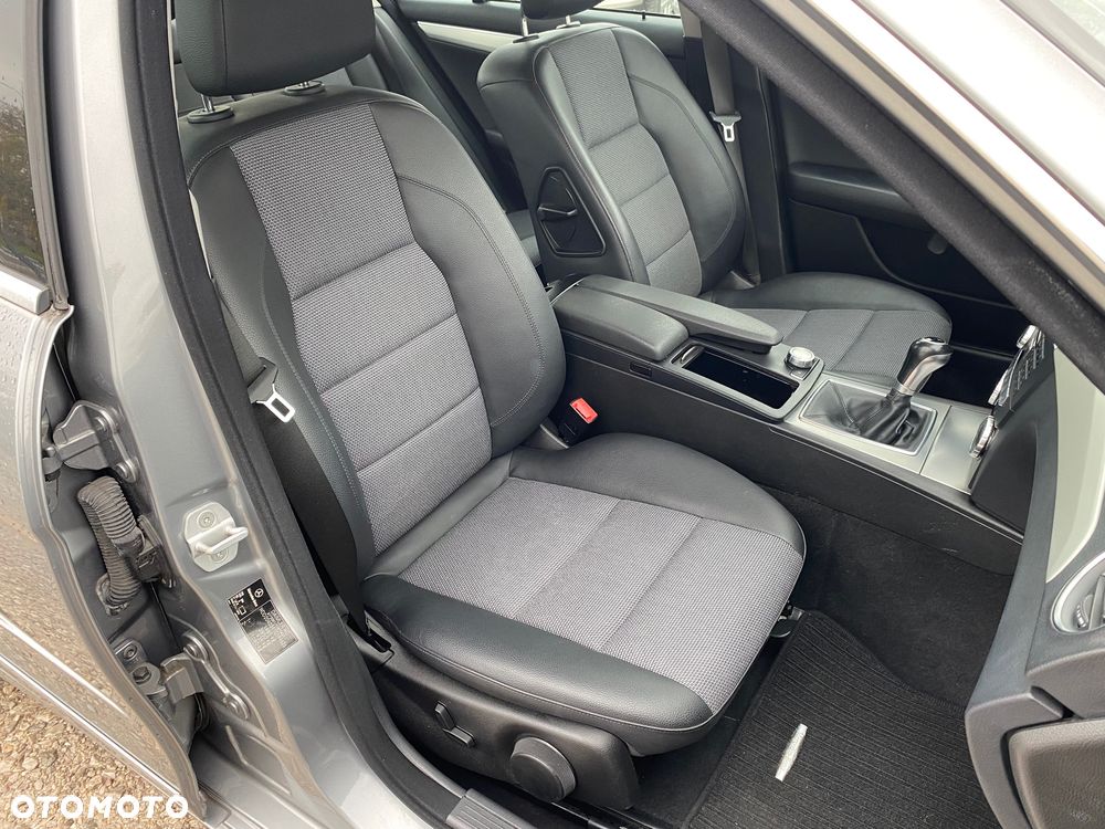 Mercedes-Benz Klasa C 180 (BlueEFFICIENCY) Avantgarde - 25