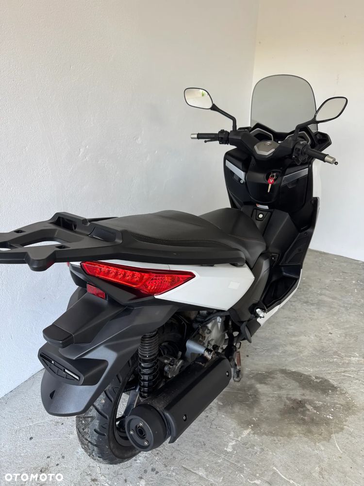 Yamaha X-max - 18