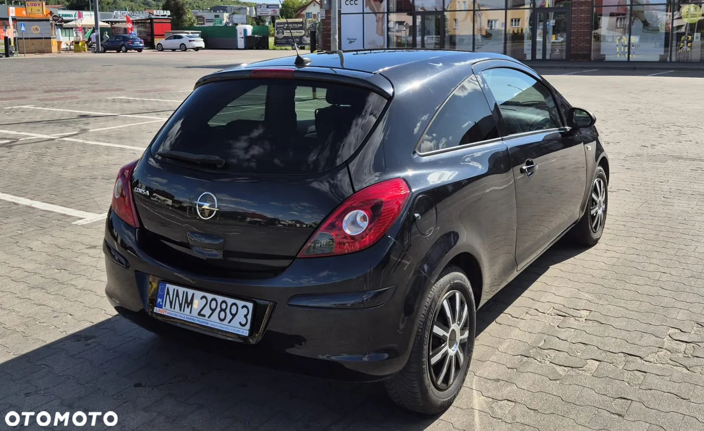 Opel Corsa 1.2 16V Cosmo - 4