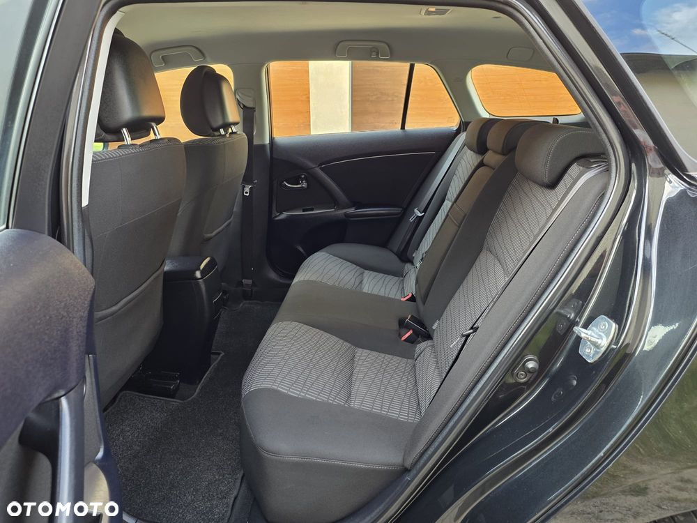 Toyota Avensis 2.0 D-4D Sol Premium - 9