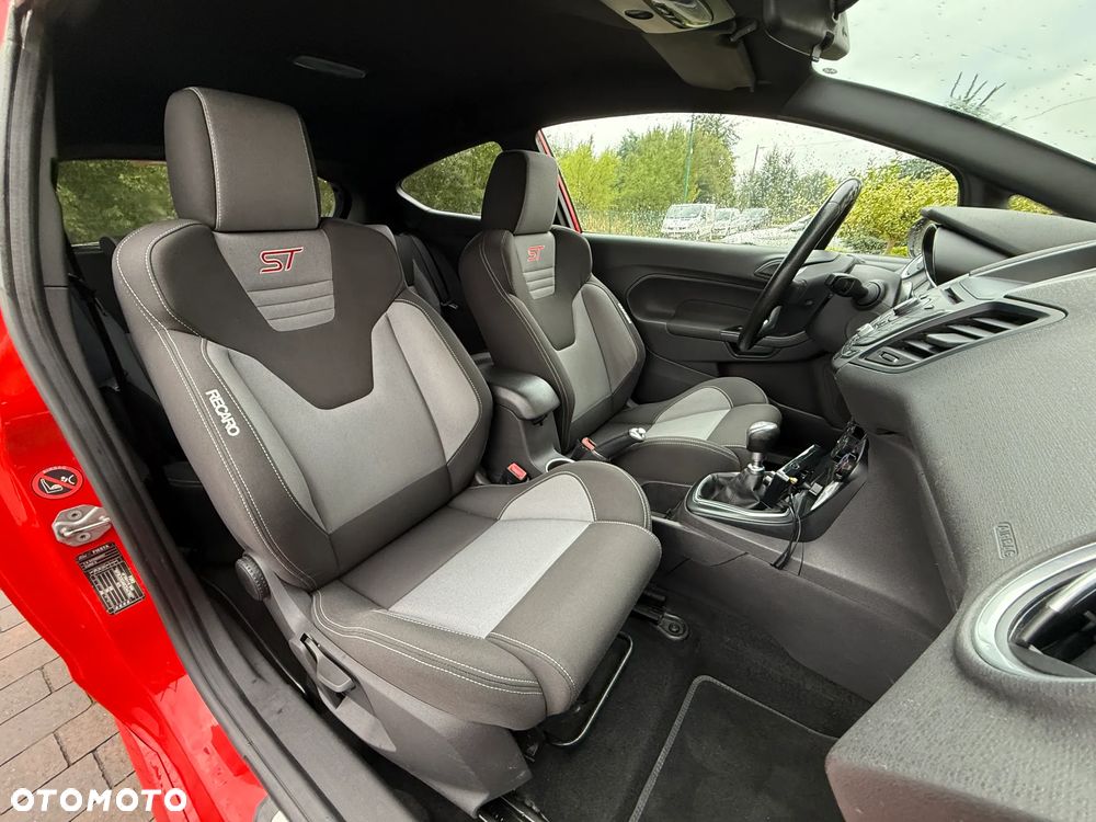 Ford Fiesta 1.6 EcoBoost ST - 13