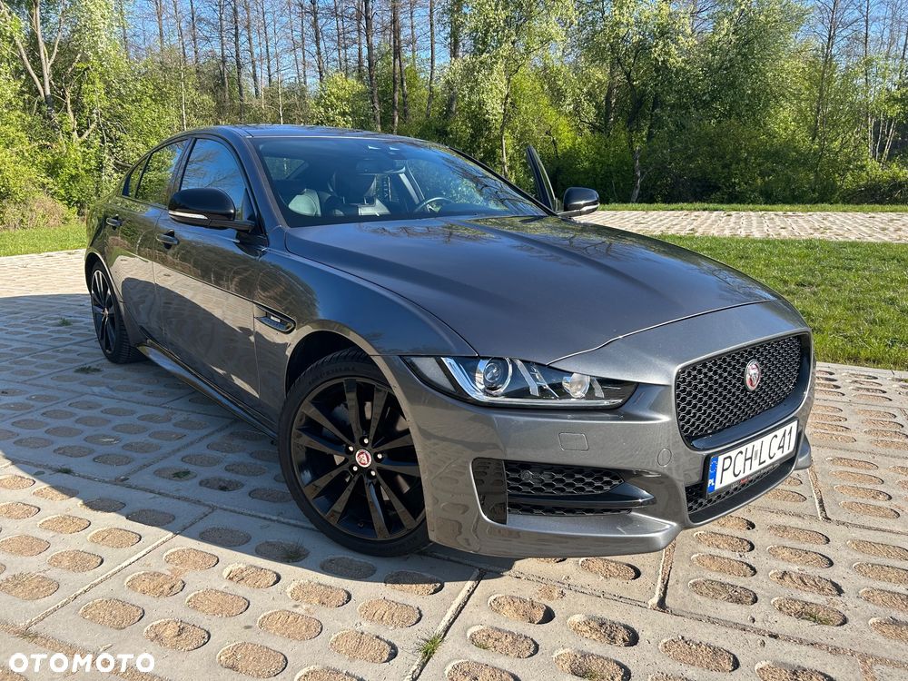 Jaguar XE - 1
