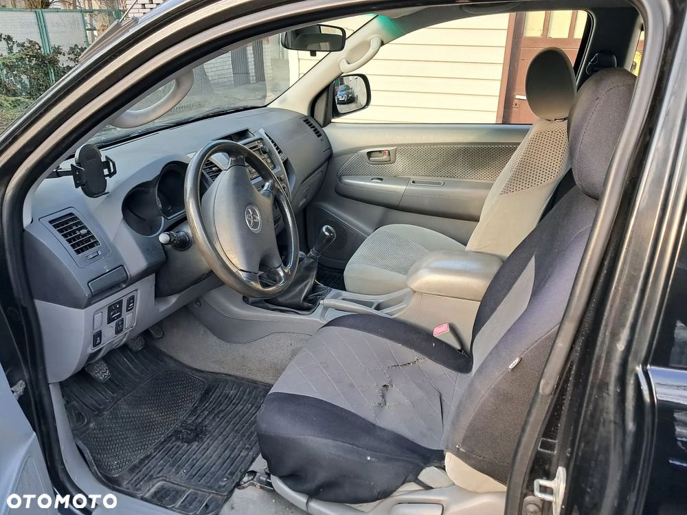 Toyota Hilux 2.5 D-4D SR5 - 7