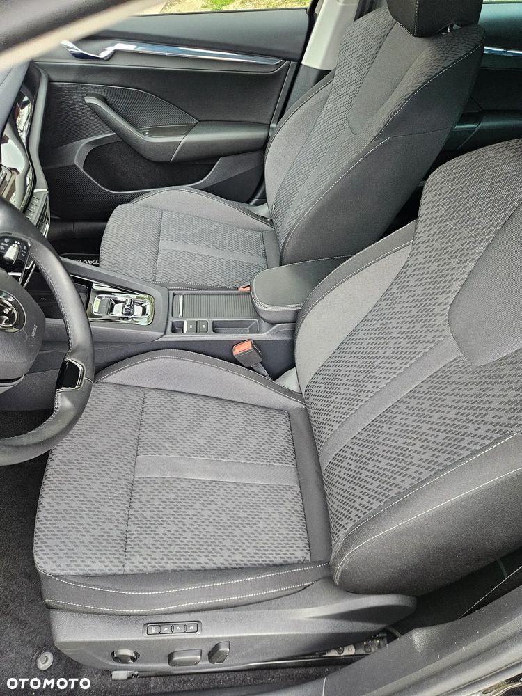 Skoda Octavia 2.0 TDI Style DSG - 6