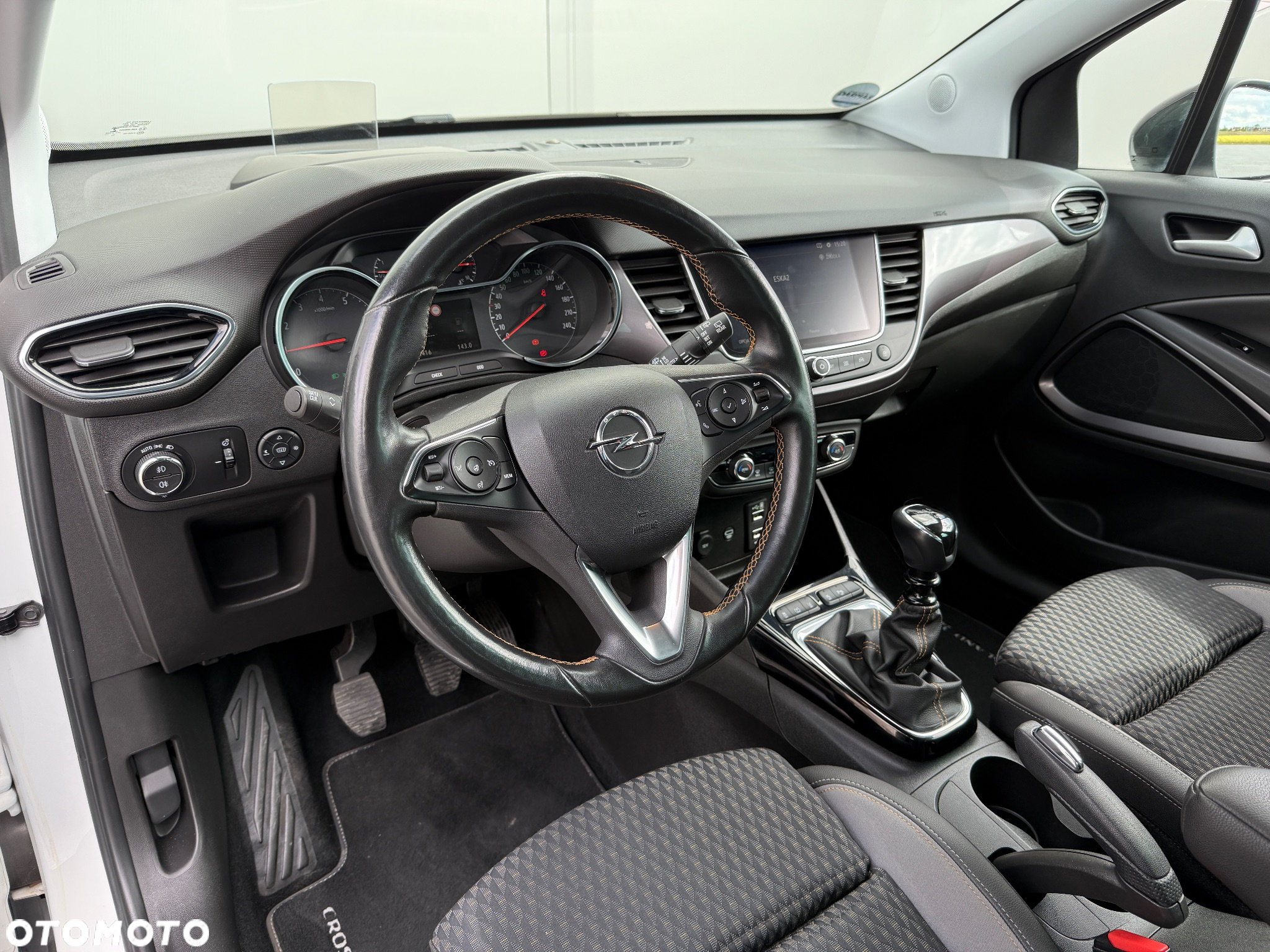 Opel Crossland X - 13
