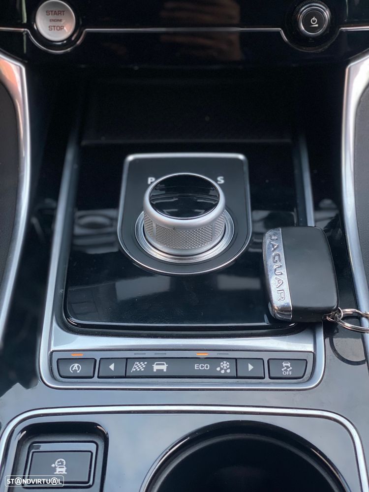 Jaguar XE 2.0 D Prestige Aut. - 10