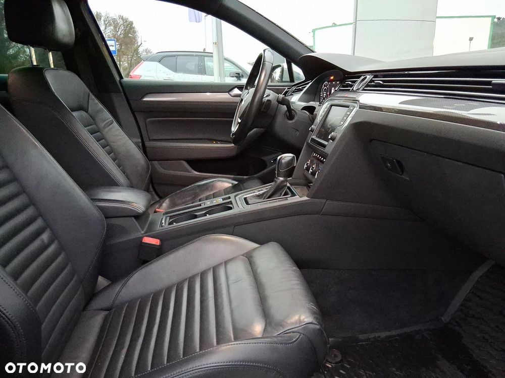 Volkswagen Passat - 9