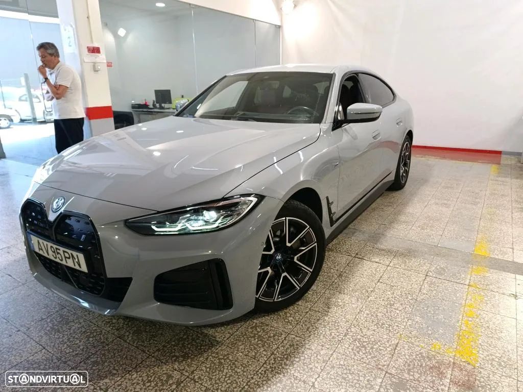 BMW i4 eDrive40 Desportiva M - 1