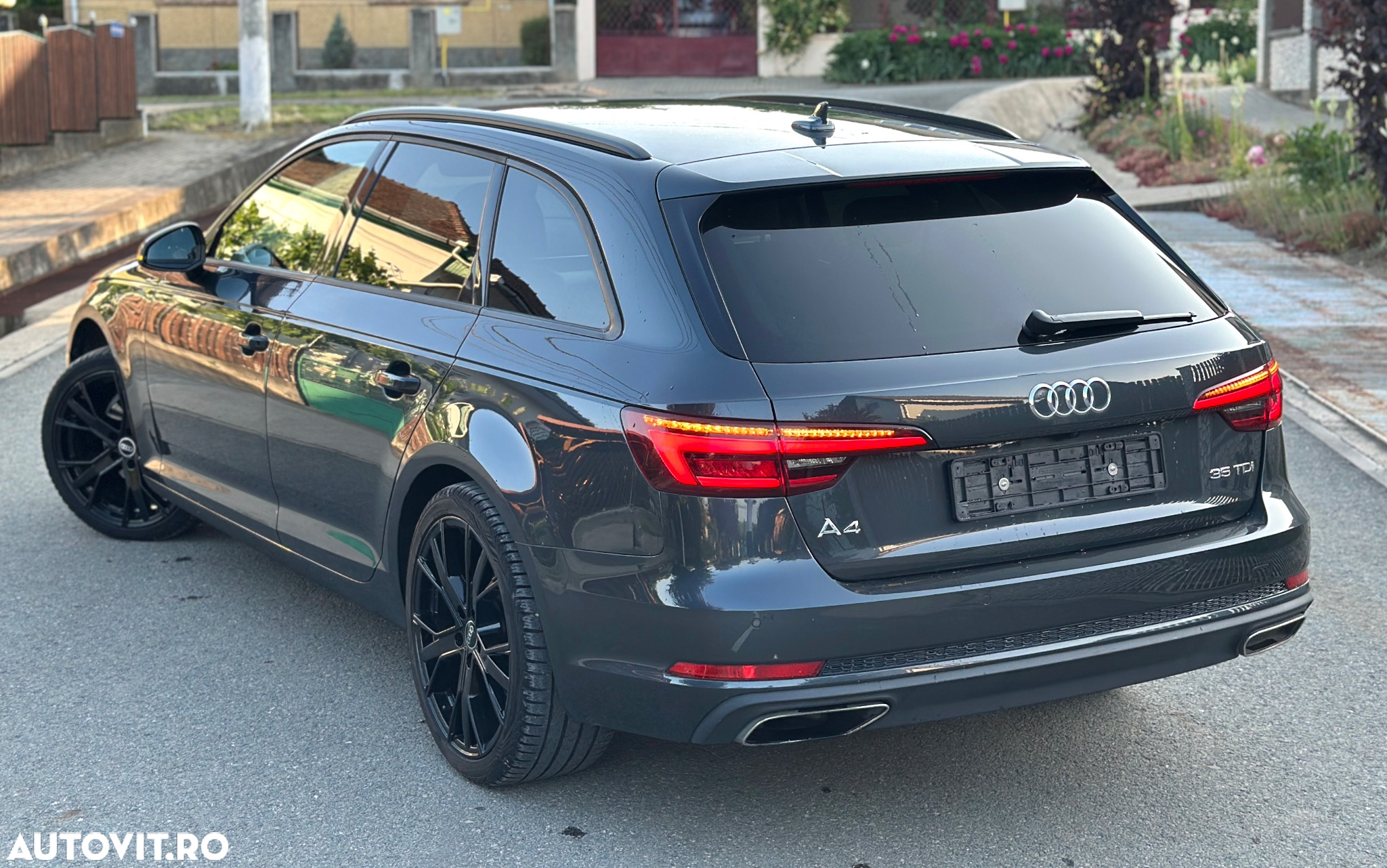 Audi A4 Avant 2.0 TDI ultra S tronic Design - 4