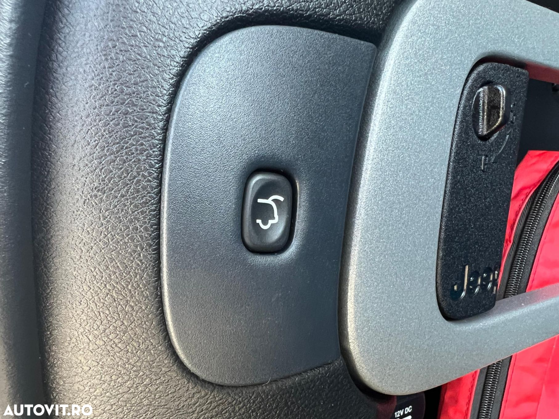Jeep Cherokee - 23