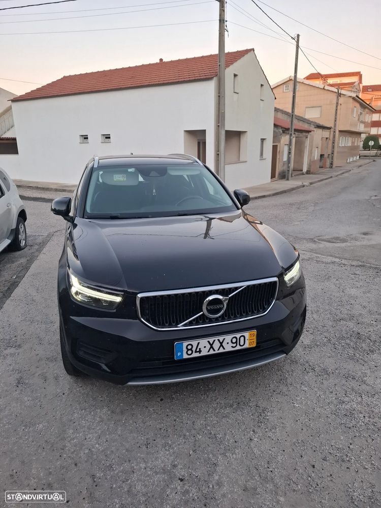 Volvo XC 40 2.0 D3 Momentum - 1