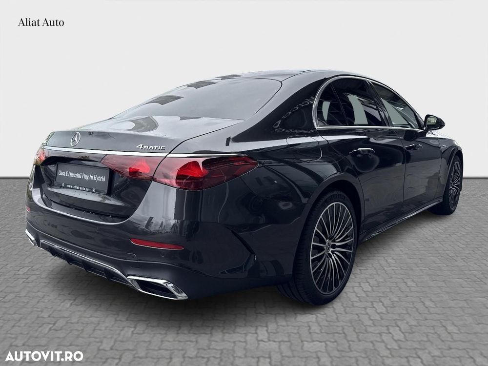 Mercedes-Benz E 300 4MATIC Aut. - 4