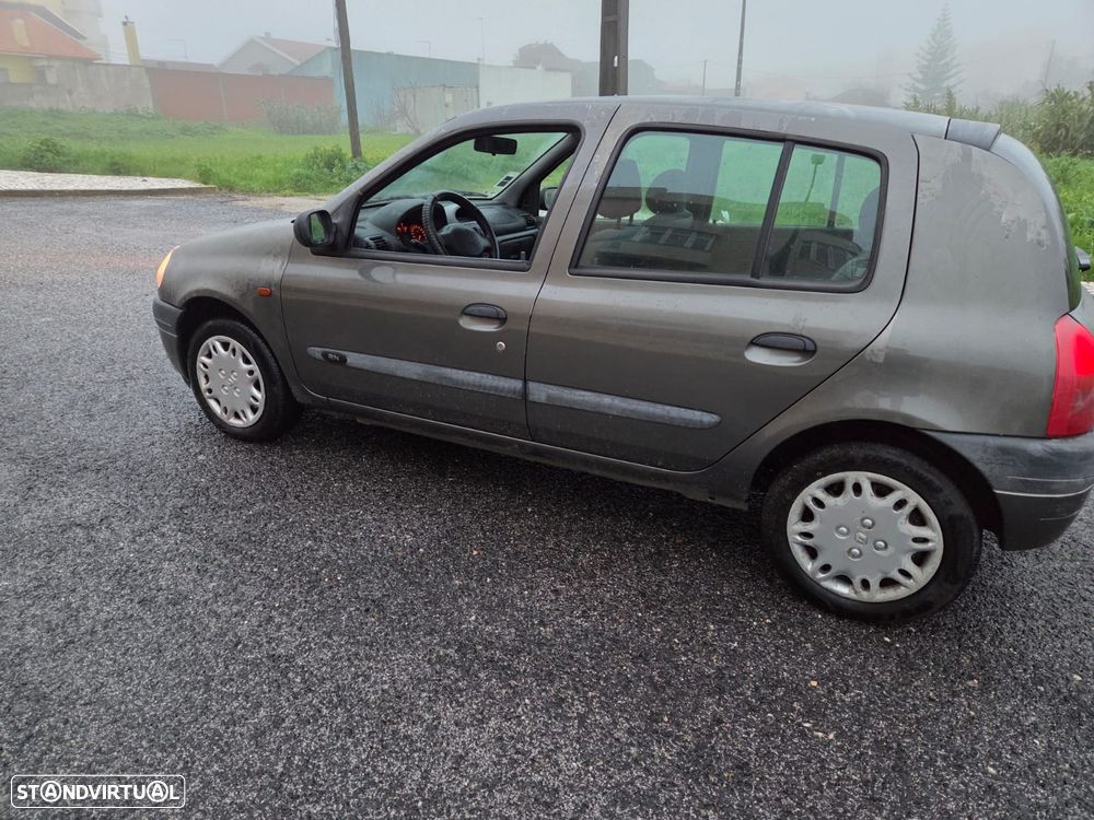 Renault Clio 1.2 — fotografia 9