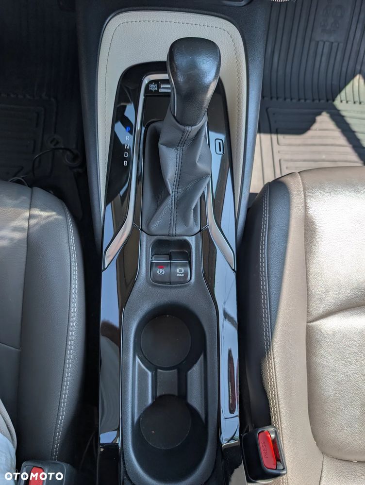 Toyota Corolla 1.8 Hybrid Executive - 29