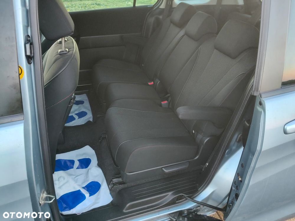 Mazda 5 - 10