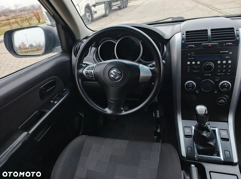 Suzuki Grand Vitara 1.6 Comfort - 14